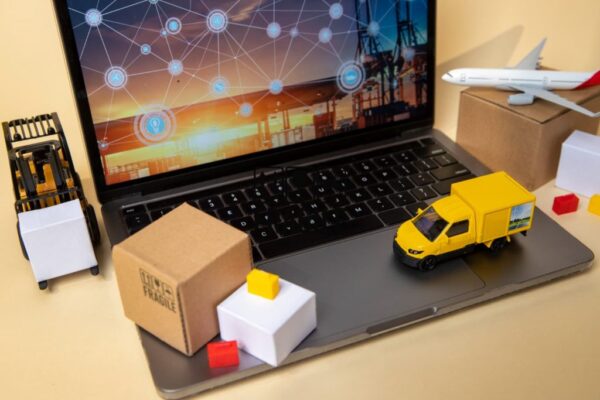 How Technology Improves Management Practices in Logistics and Courier Operations How Technology Improves Management Practices in Logistics and Courier Operations